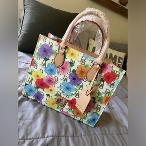 Dooney & Bourke DB 1975 Hibiscus Floral Handbag still in plastic